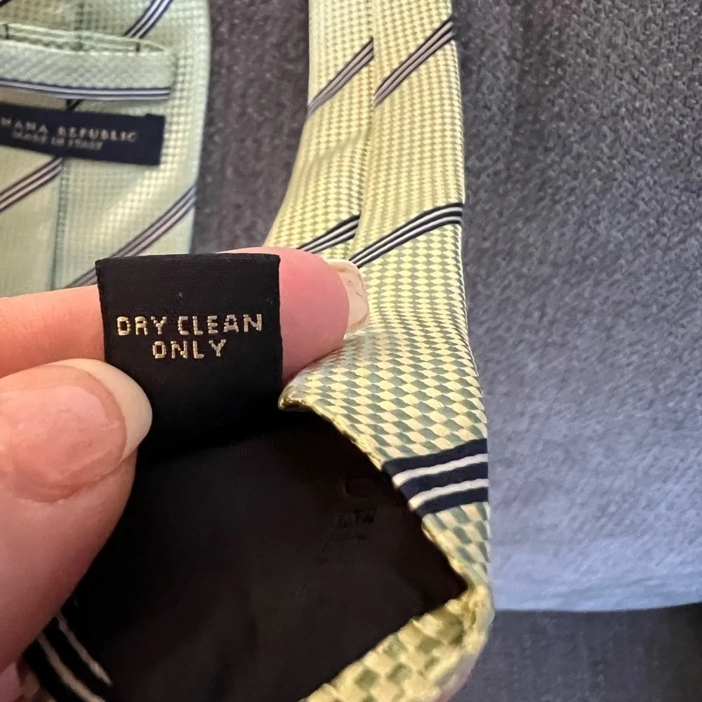Banana Republic Silk Green Stripe Necktie